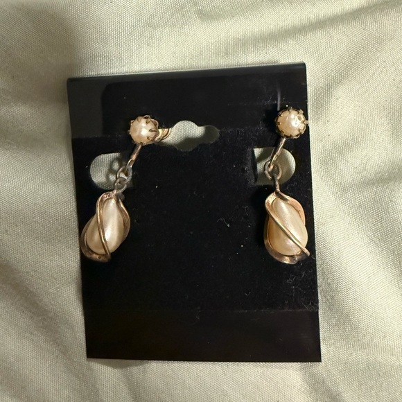 Vintage AC 12k vintage Oval Pearl clip / screw on Earrings Eclectic Grandpa - Picture 1 of 3